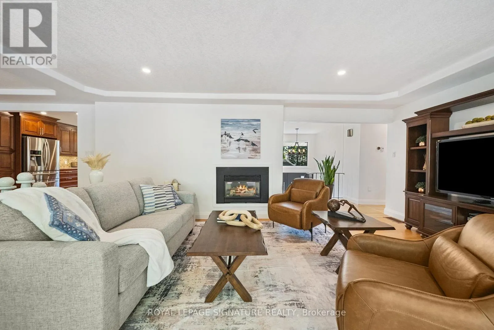 470 PARKVIEW COURT