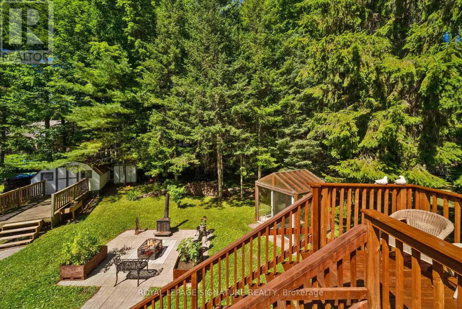 470 PARKVIEW COURT