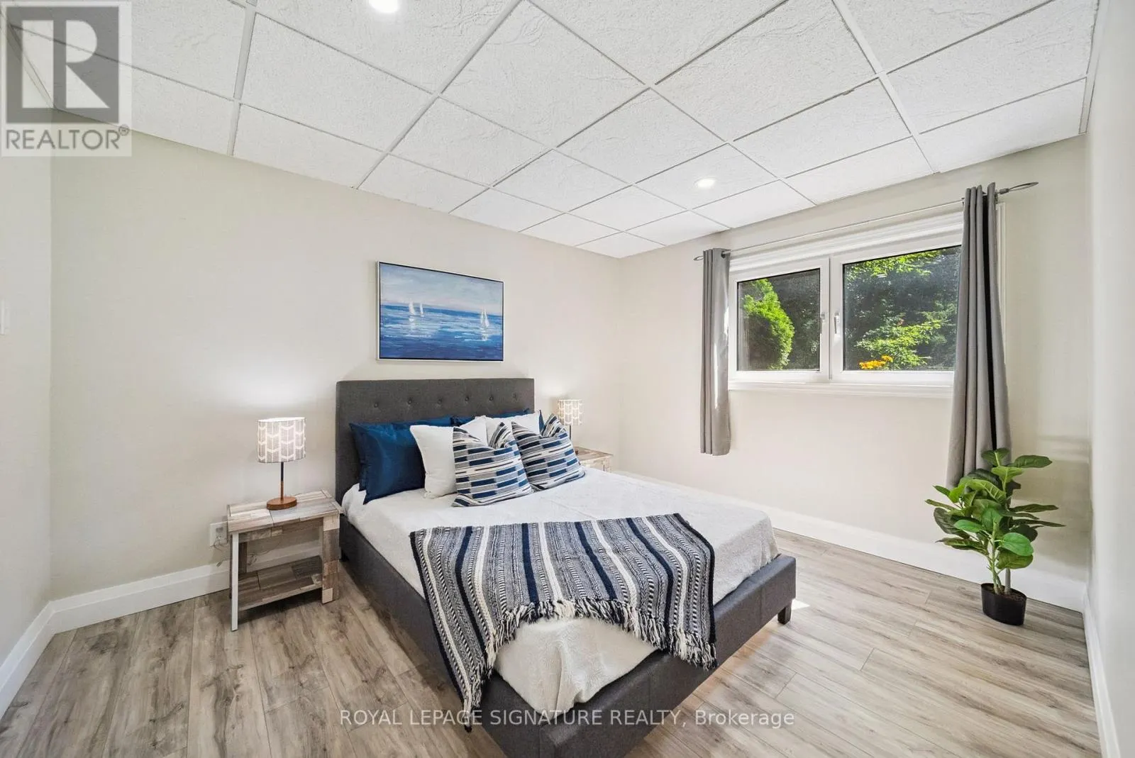 470 PARKVIEW COURT