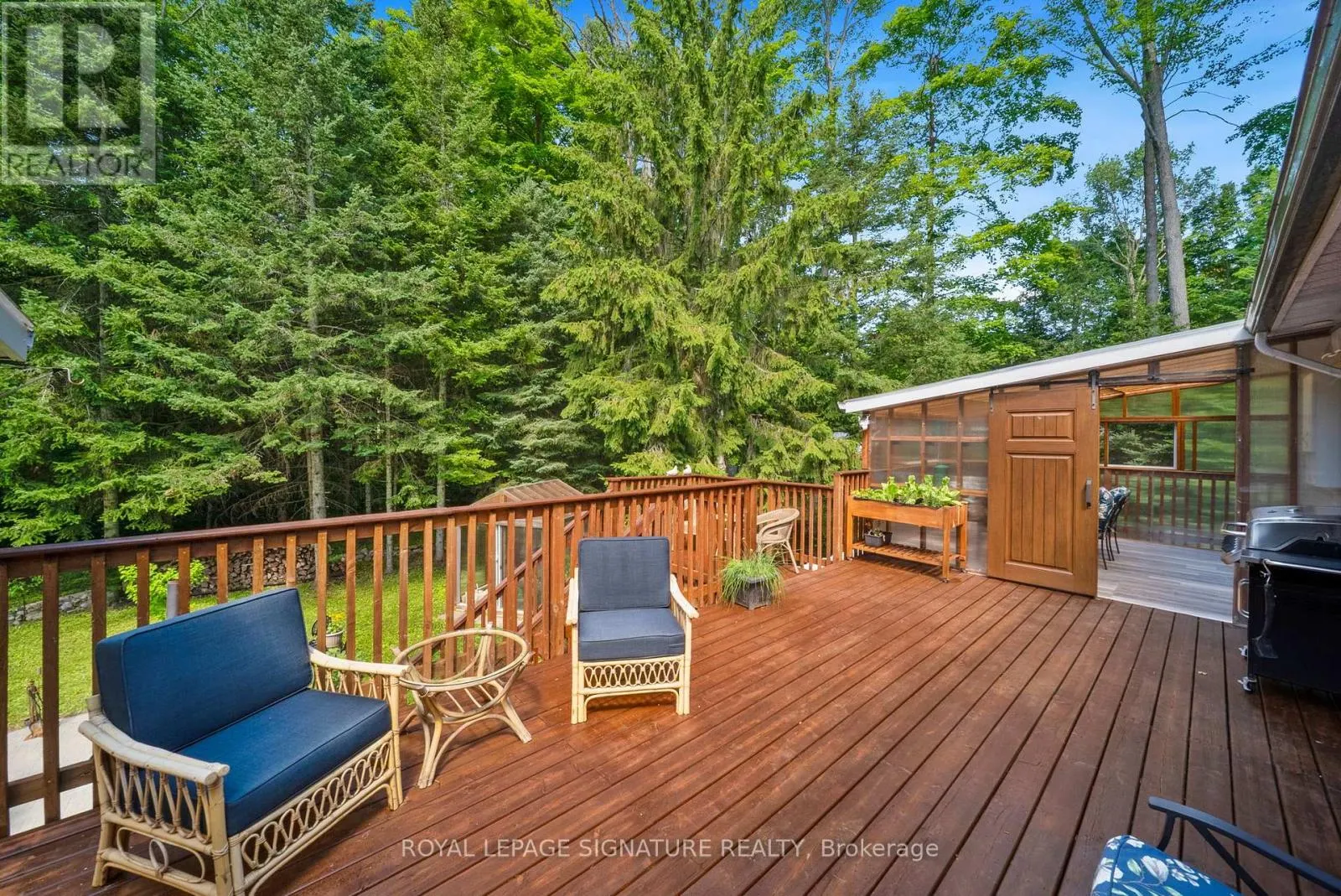 470 PARKVIEW COURT