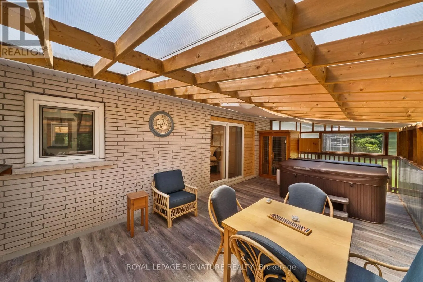 470 PARKVIEW COURT