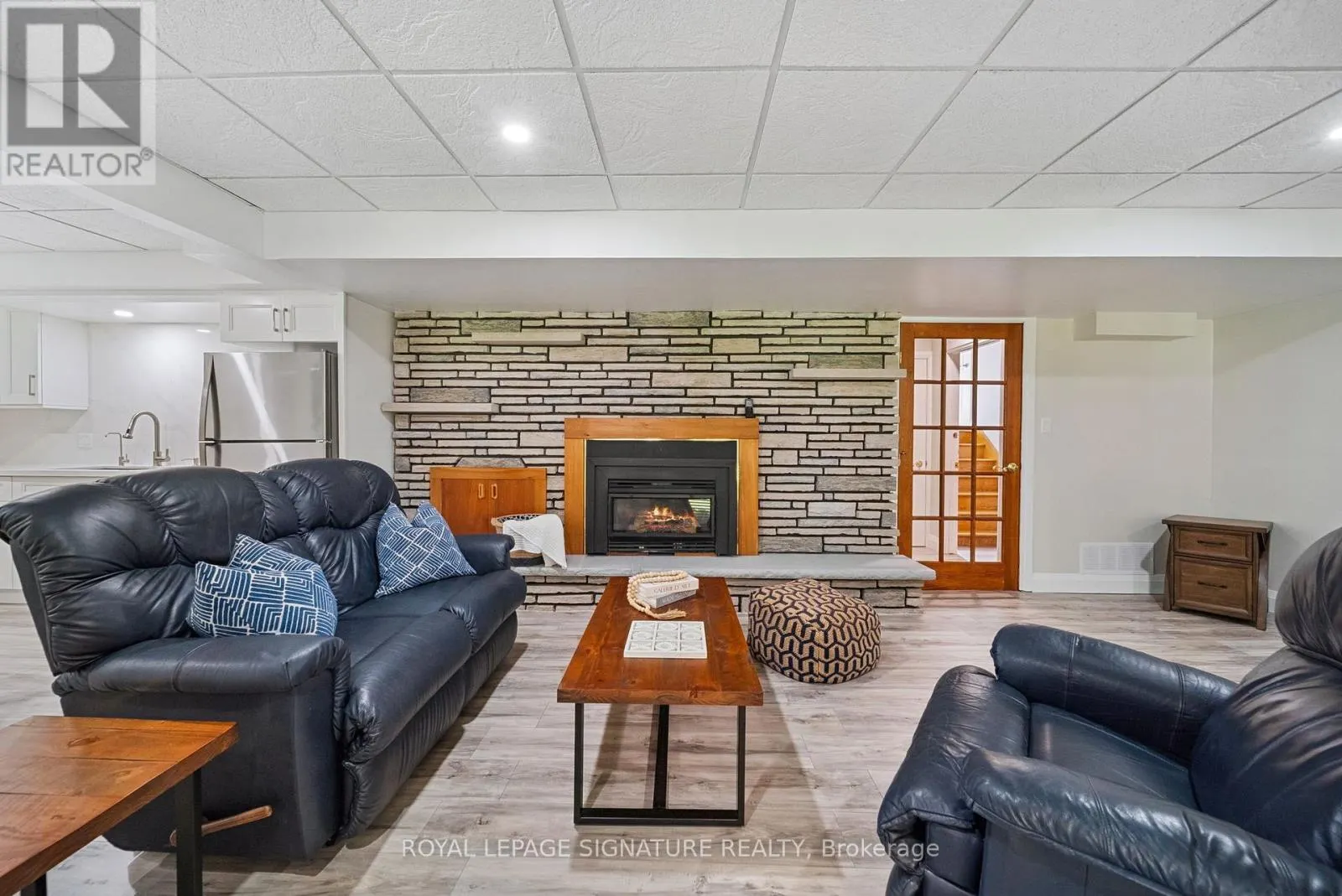 470 PARKVIEW COURT