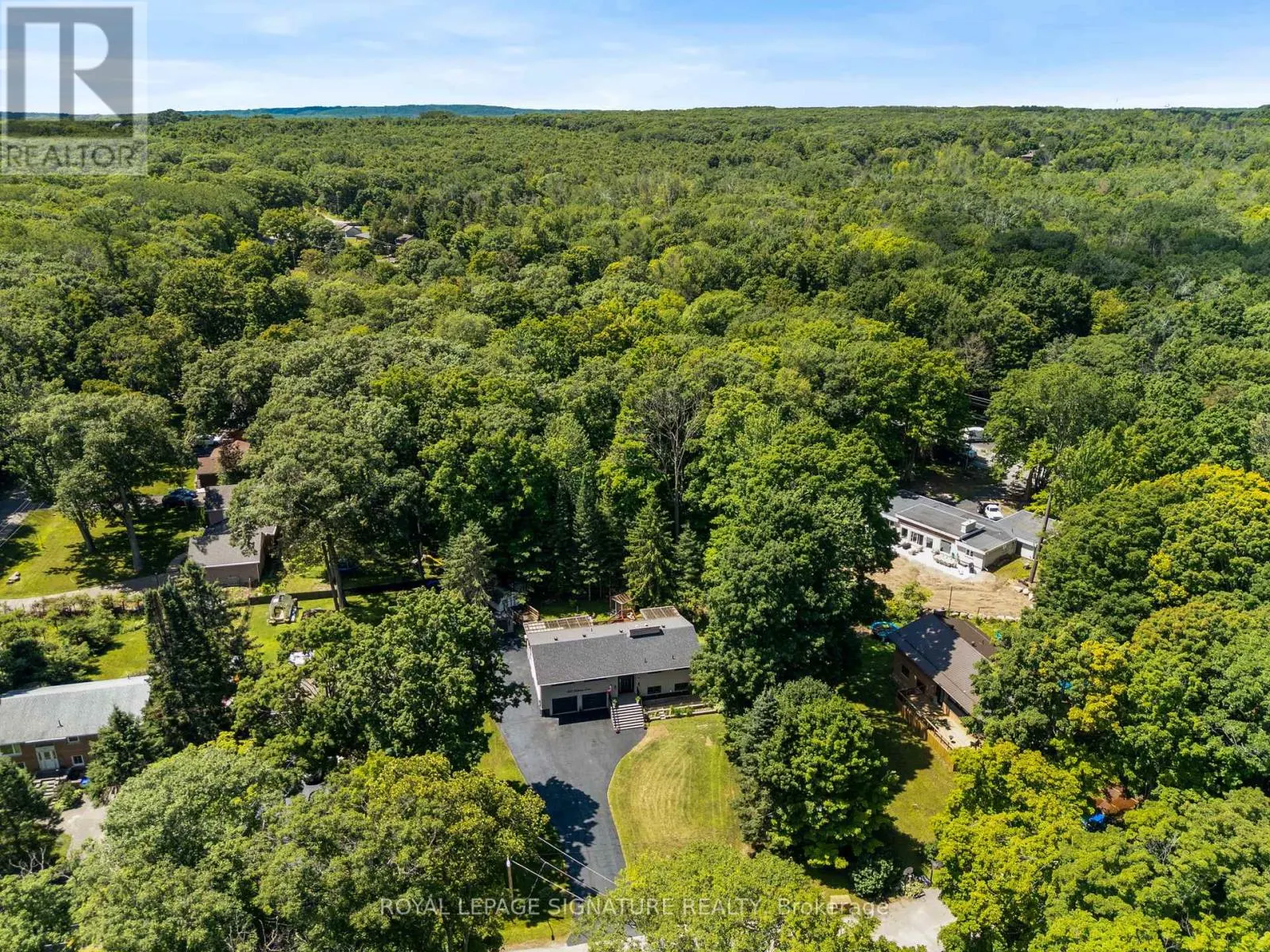 470 PARKVIEW COURT