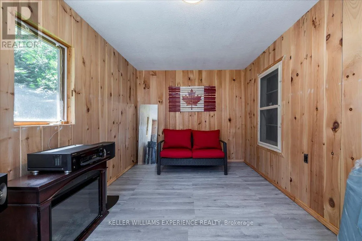 1512 CHAMPLAIN ROAD