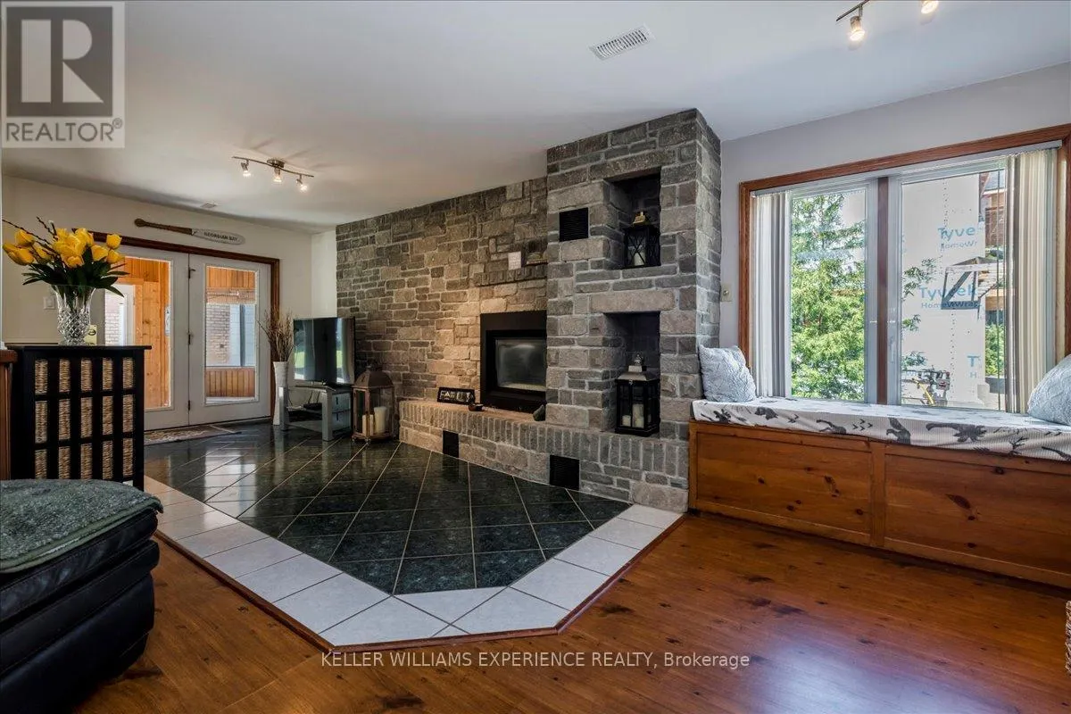 1512 CHAMPLAIN ROAD
