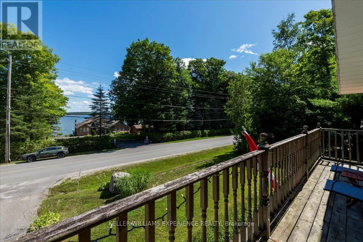 1512 CHAMPLAIN ROAD