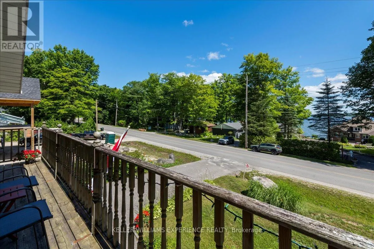 1512 CHAMPLAIN ROAD