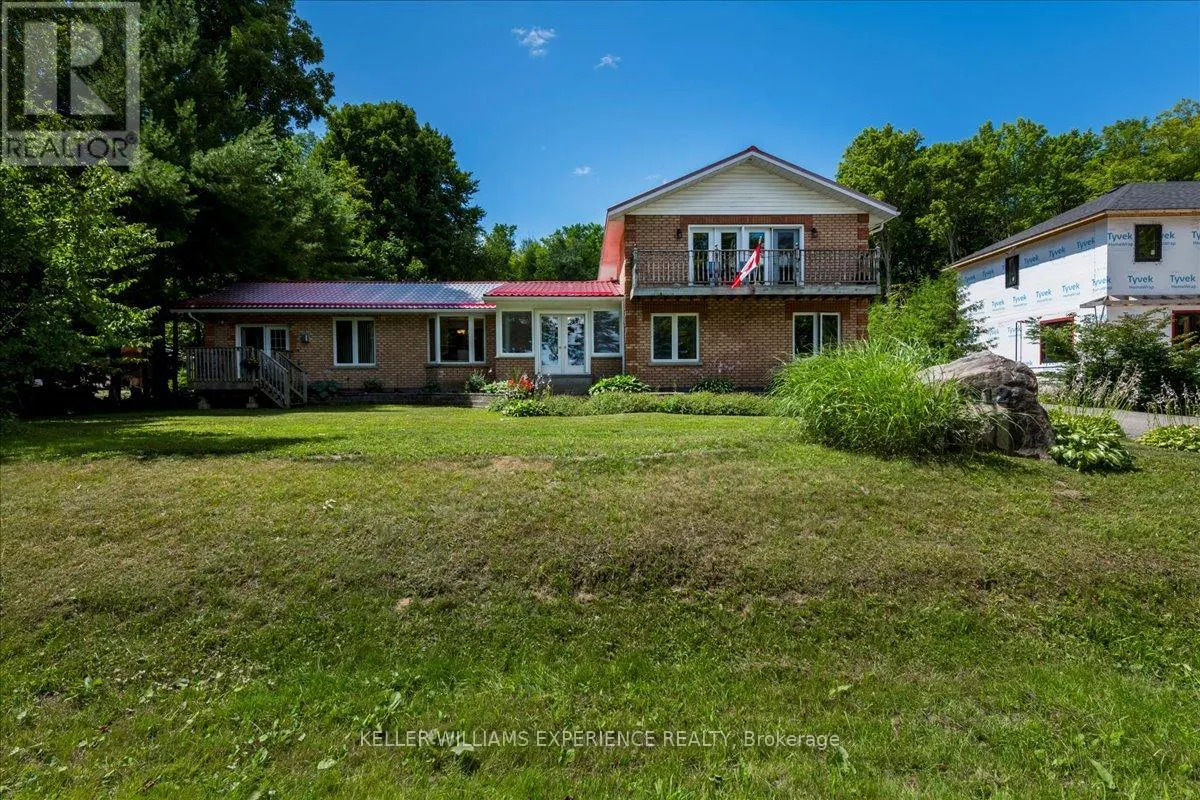 1512 CHAMPLAIN ROAD