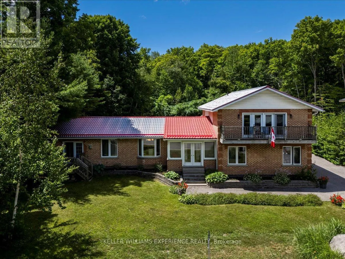 1512 CHAMPLAIN ROAD