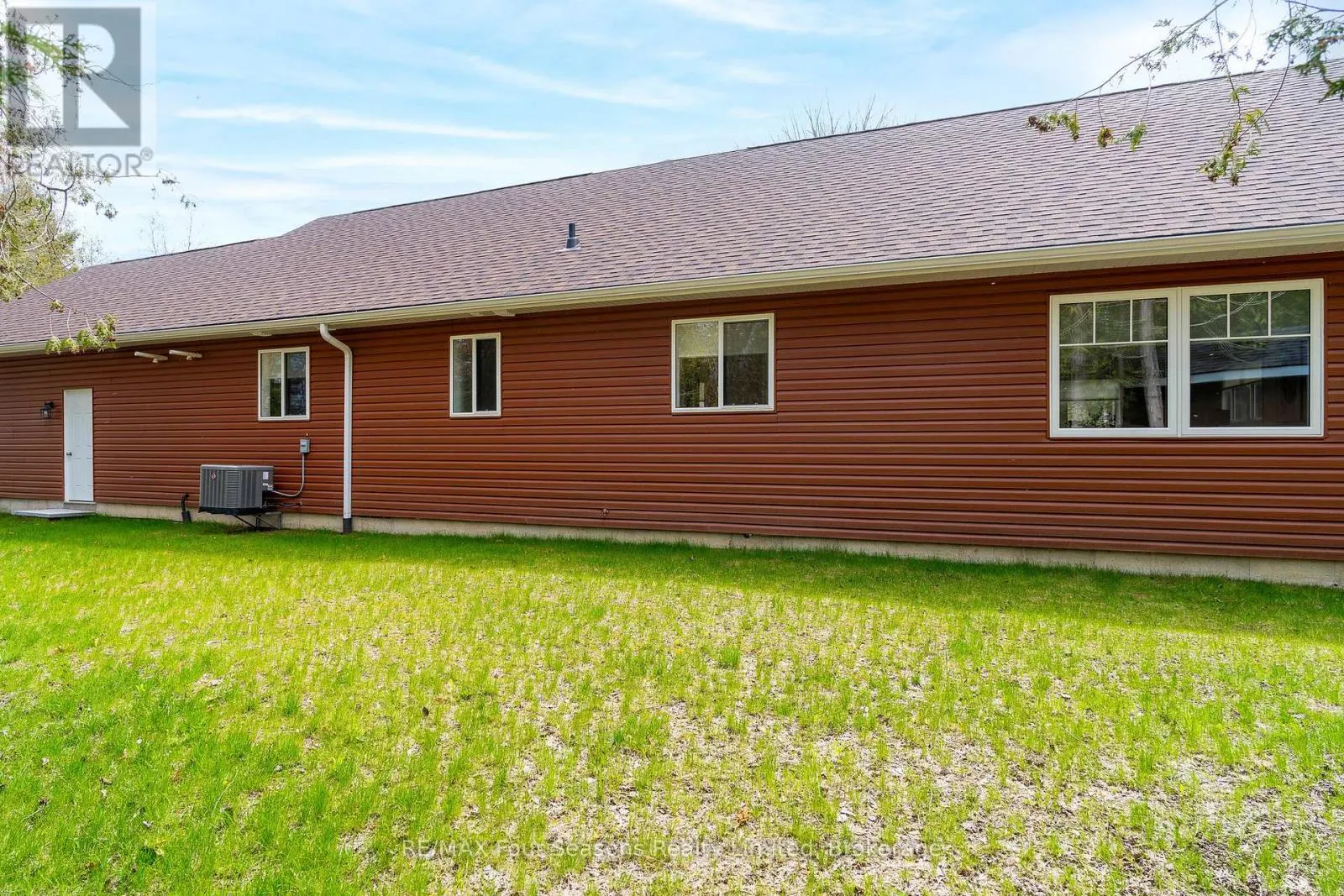 19 CURRIE AVENUE