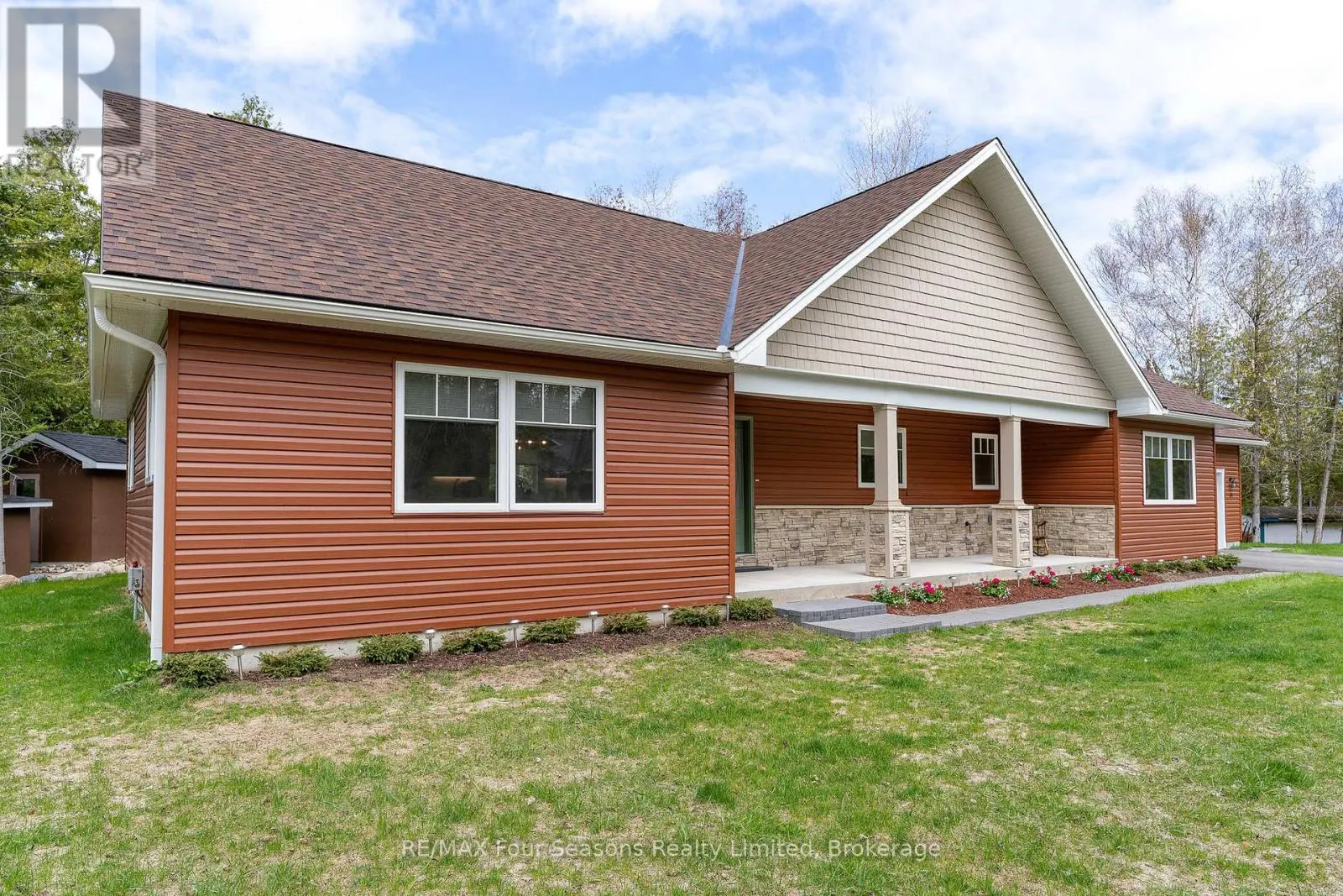 19 CURRIE AVENUE