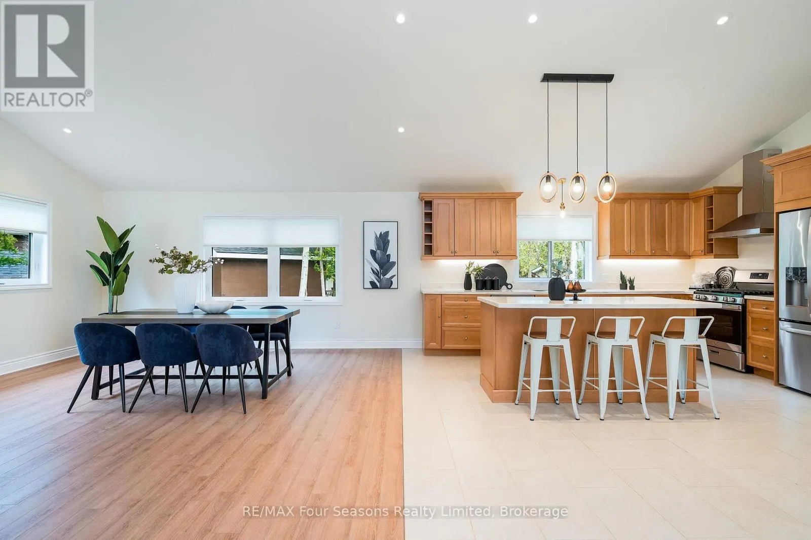 19 CURRIE AVENUE