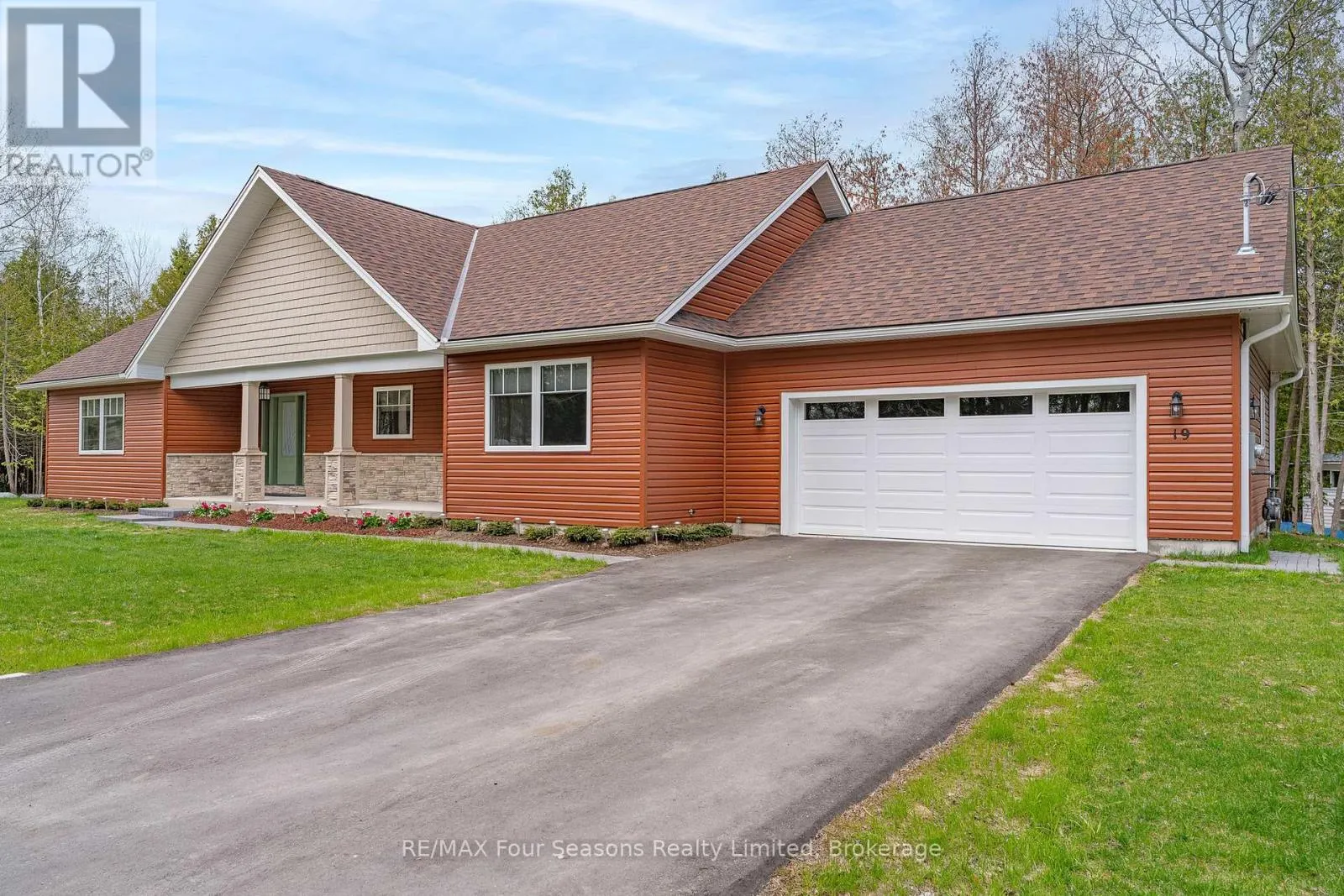 19 CURRIE AVENUE