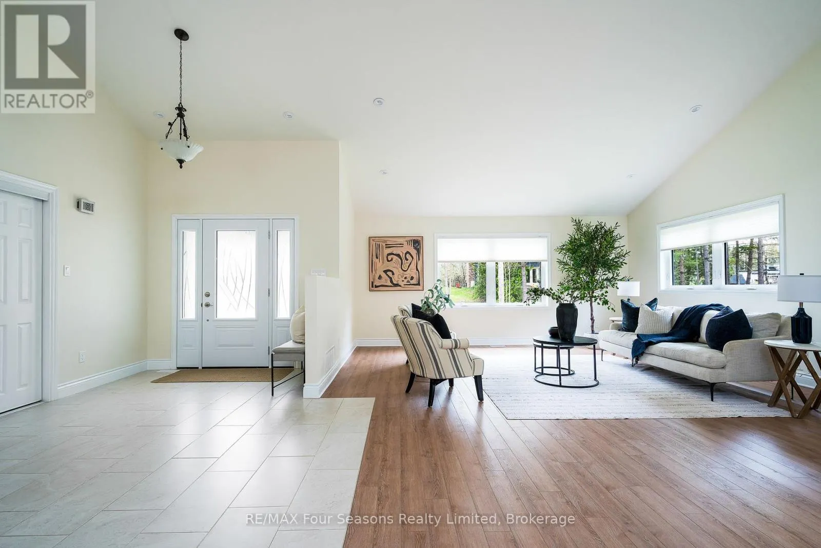 19 CURRIE AVENUE