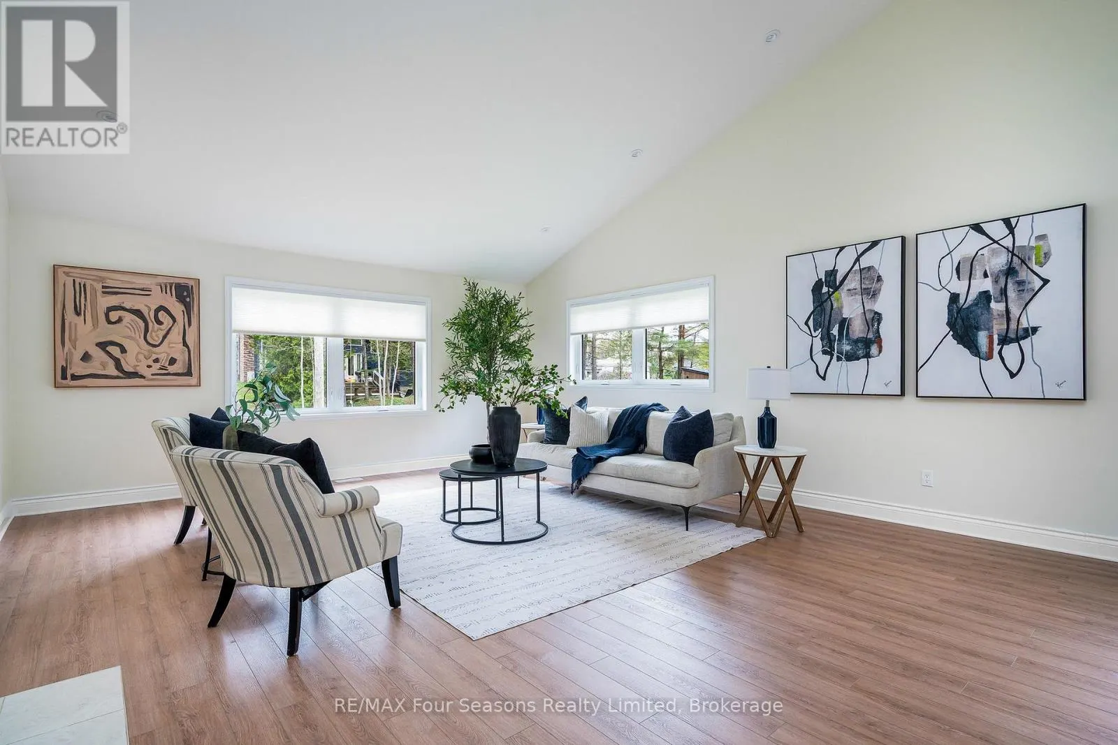 19 CURRIE AVENUE