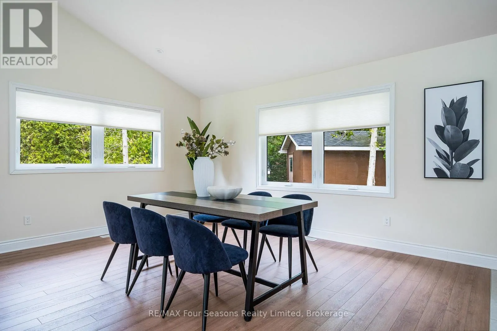 19 CURRIE AVENUE
