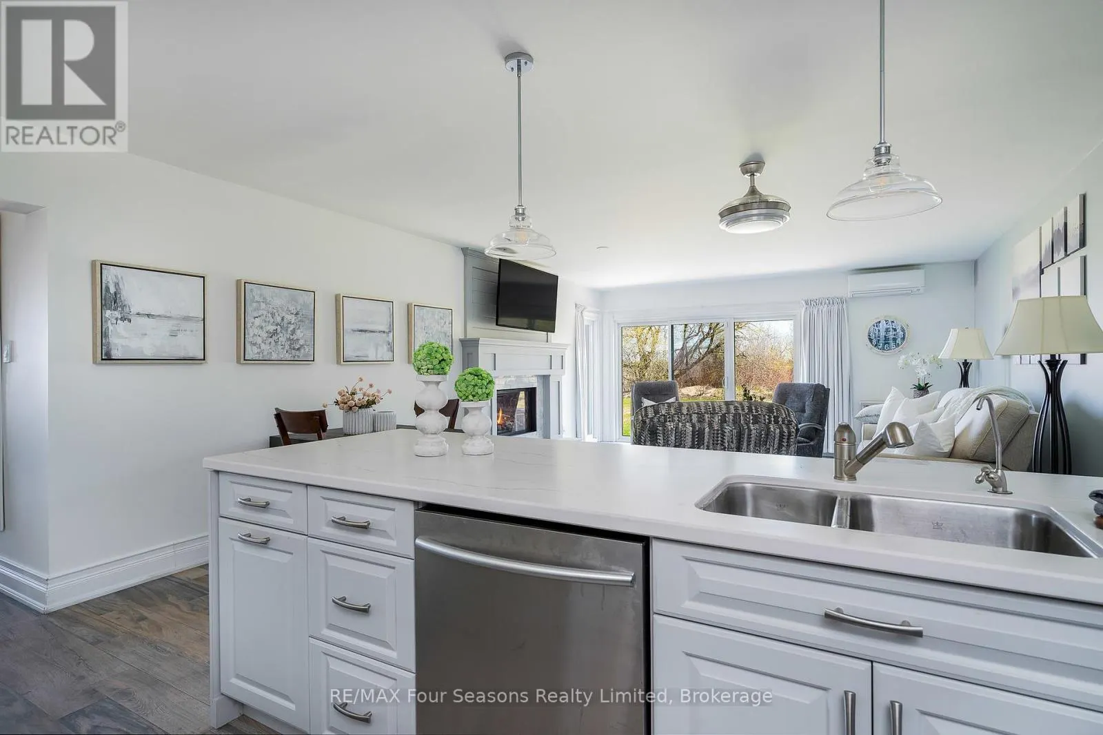 18 - 44 TROTT BOULEVARD, #18