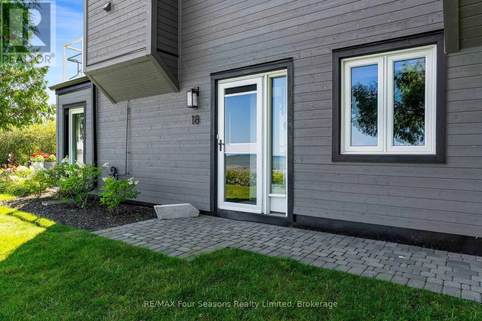 18 - 44 TROTT BOULEVARD, #18