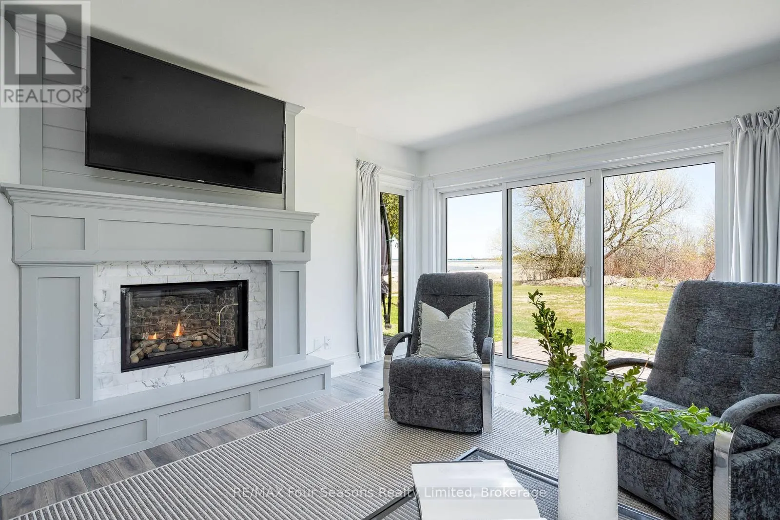 18 - 44 TROTT BOULEVARD, #18