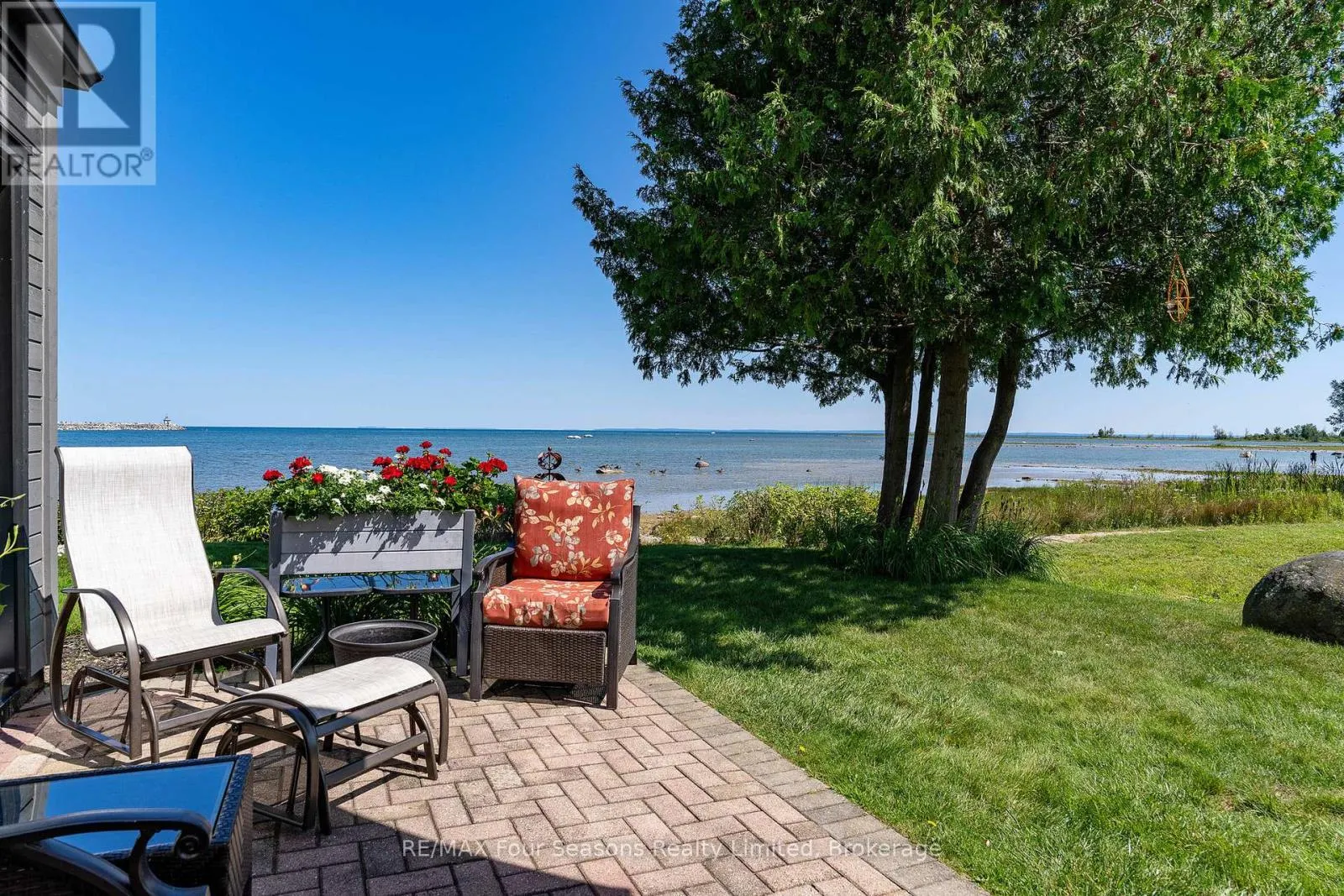 18 - 44 TROTT BOULEVARD, #18