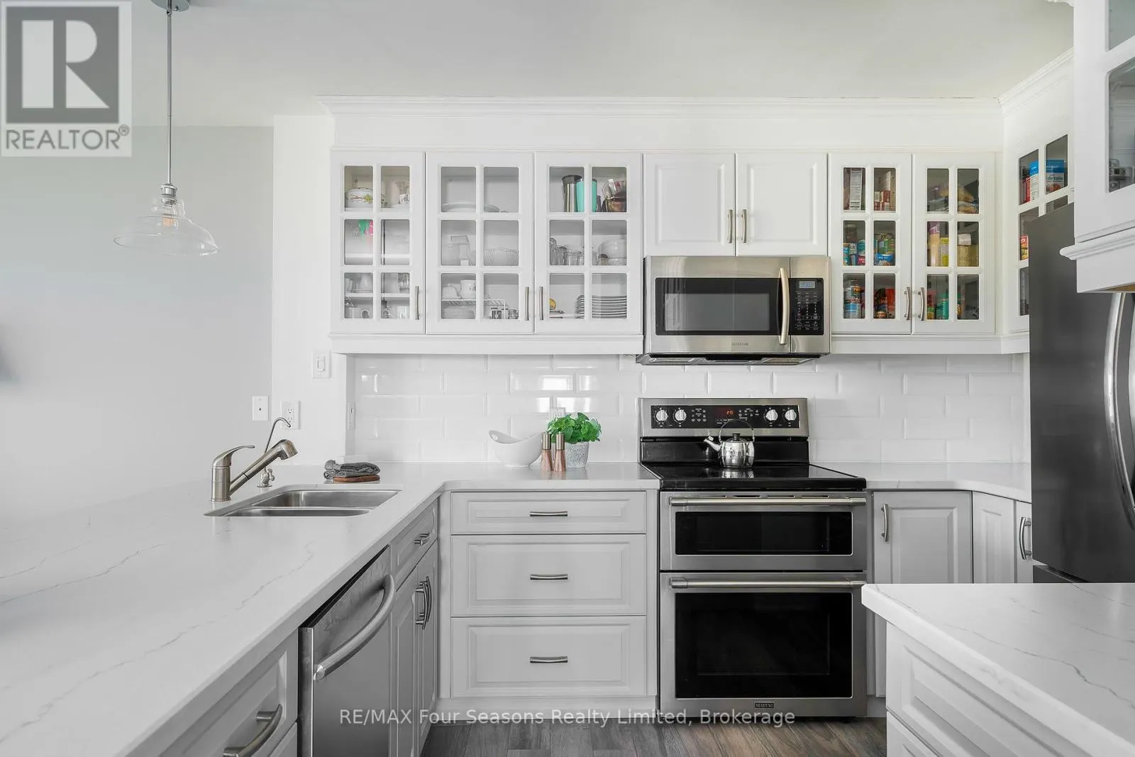 18 - 44 TROTT BOULEVARD, #18