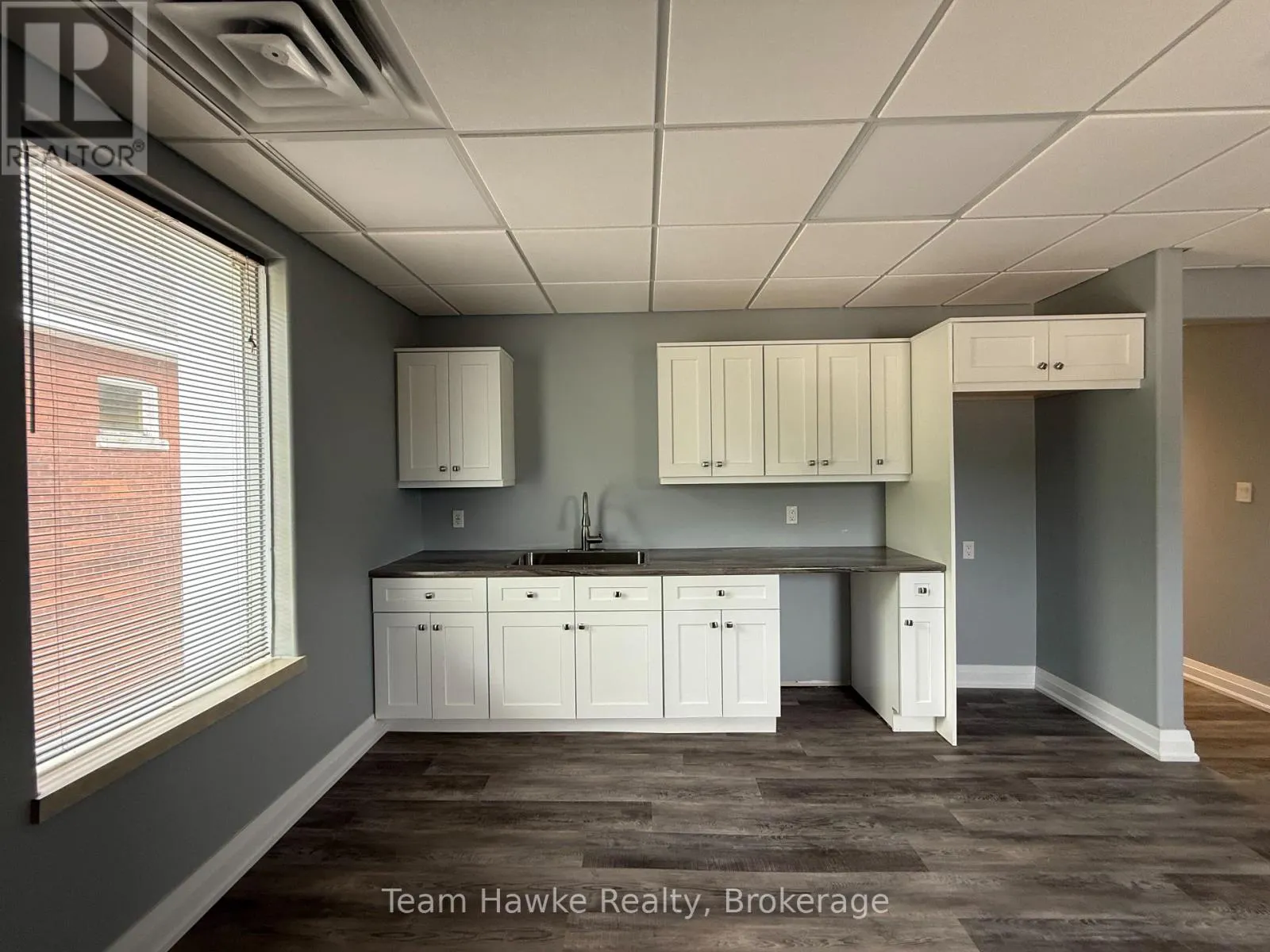 2E - 361 KING STREET, #2E