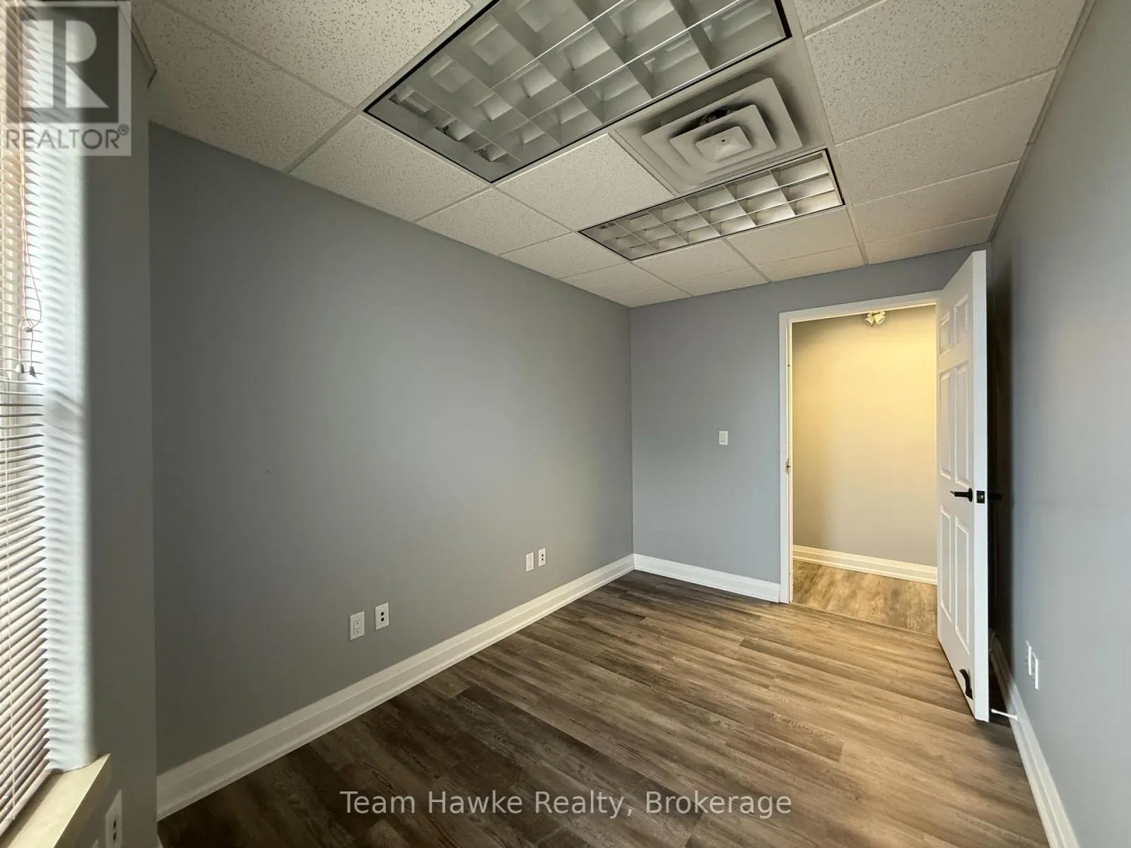 2E - 361 KING STREET, #2E