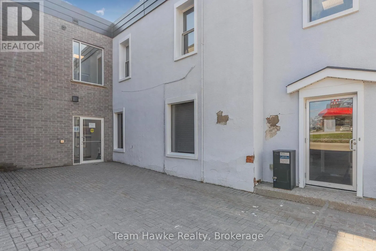 2E - 361 KING STREET, #2E