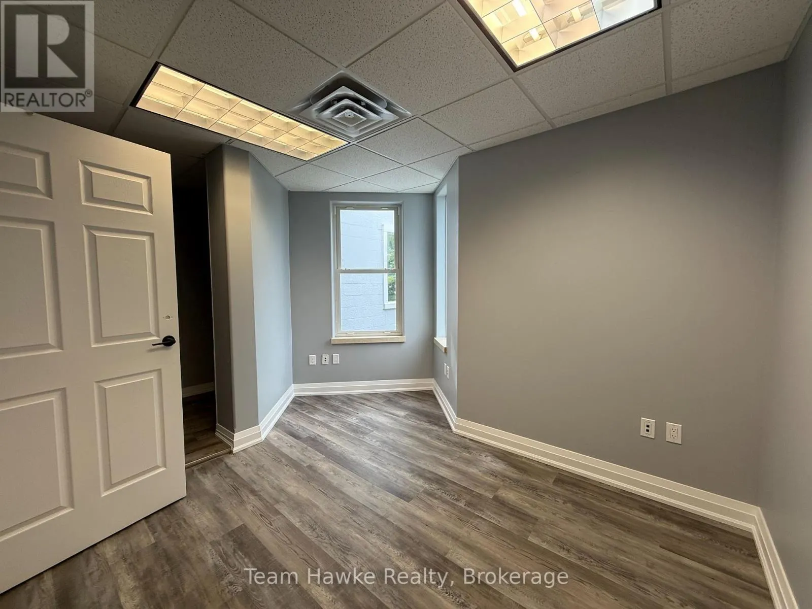 2E - 361 KING STREET, #2E