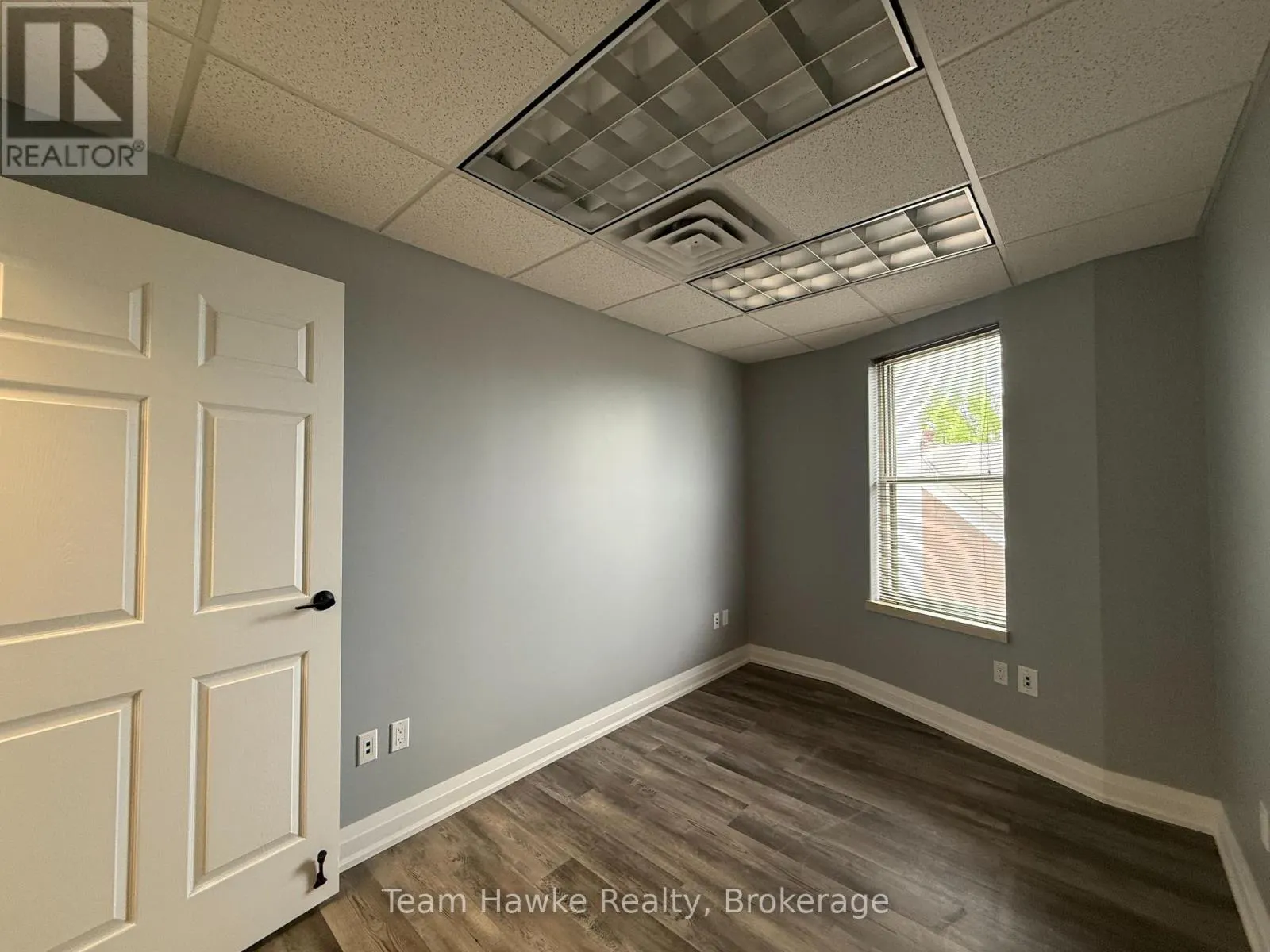2E - 361 KING STREET, #2E