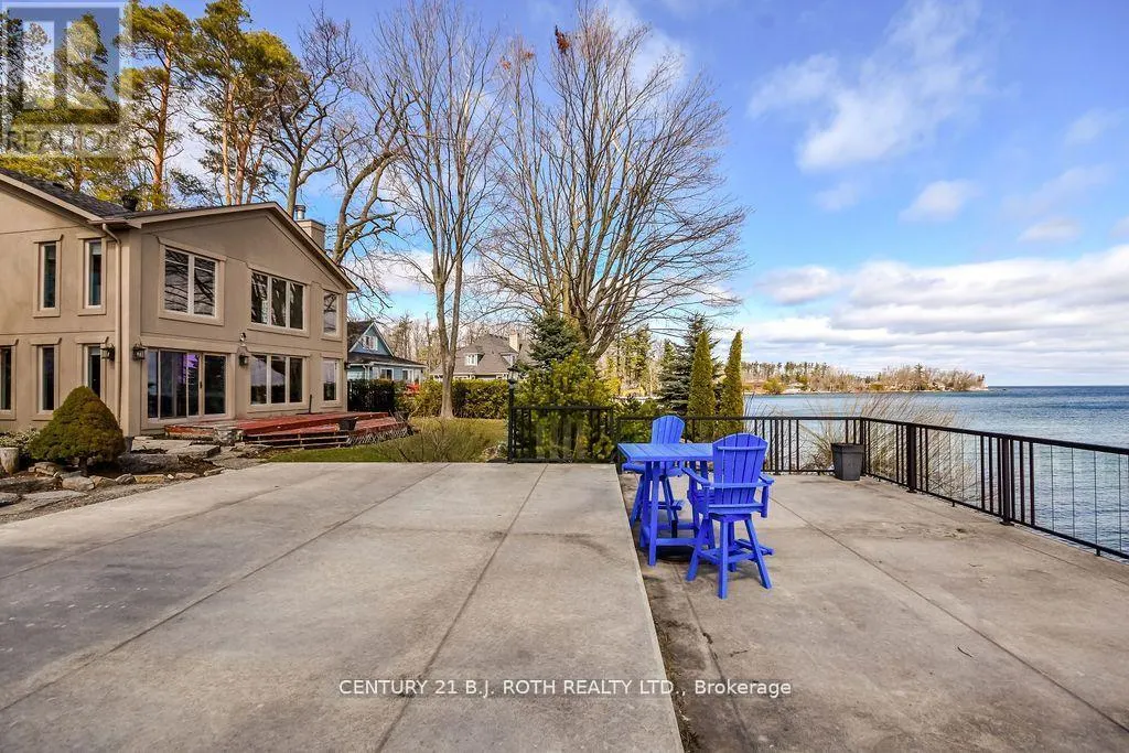 73 LAKESHORE ROAD W