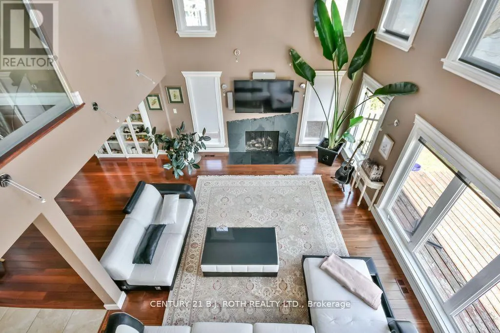 73 LAKESHORE ROAD W