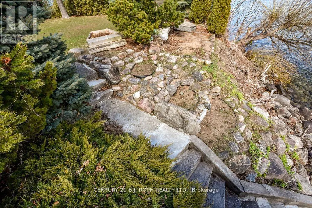 73 LAKESHORE ROAD W