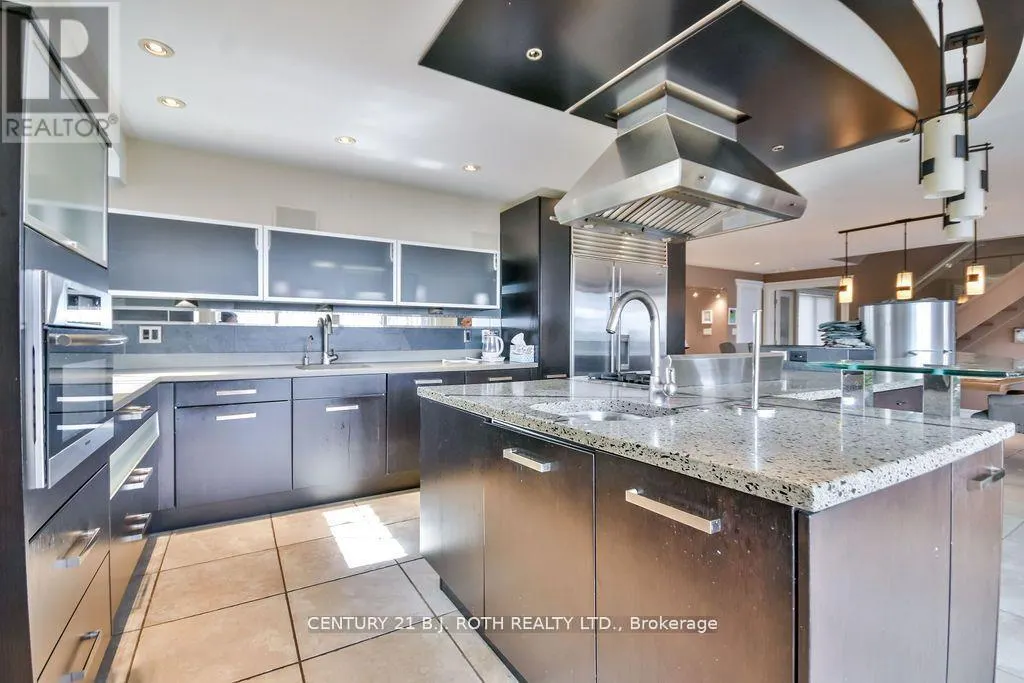 73 LAKESHORE ROAD W