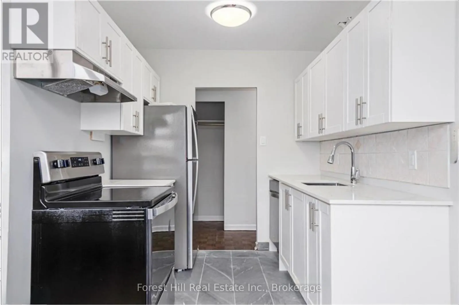 304 - 176 EIGHTH STREET, #304