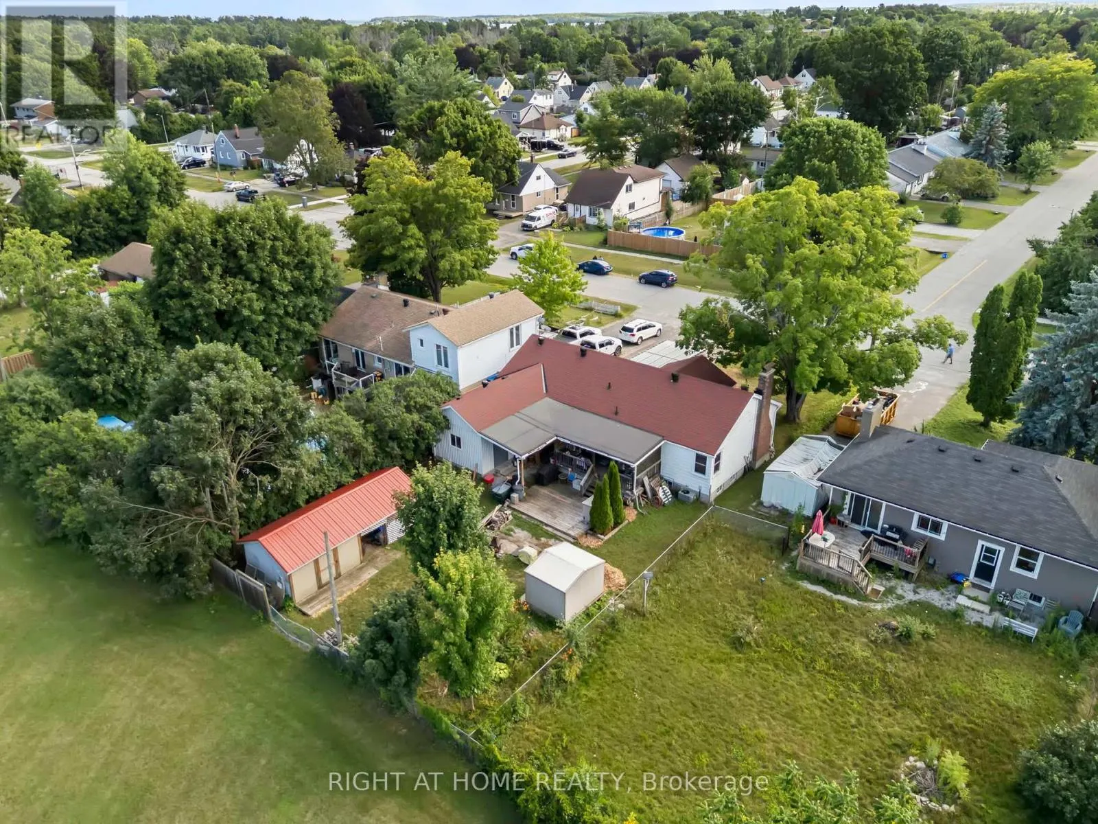 392 BAYVIEW PARKWAY