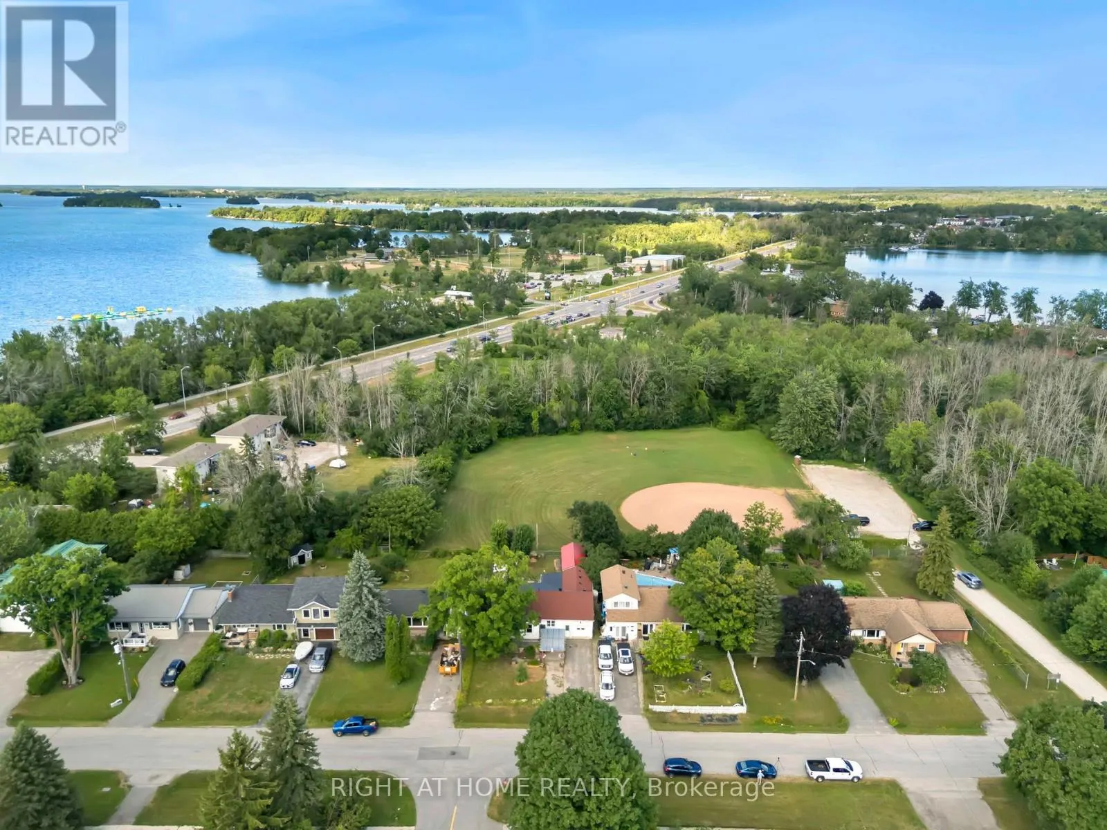 392 BAYVIEW PARKWAY
