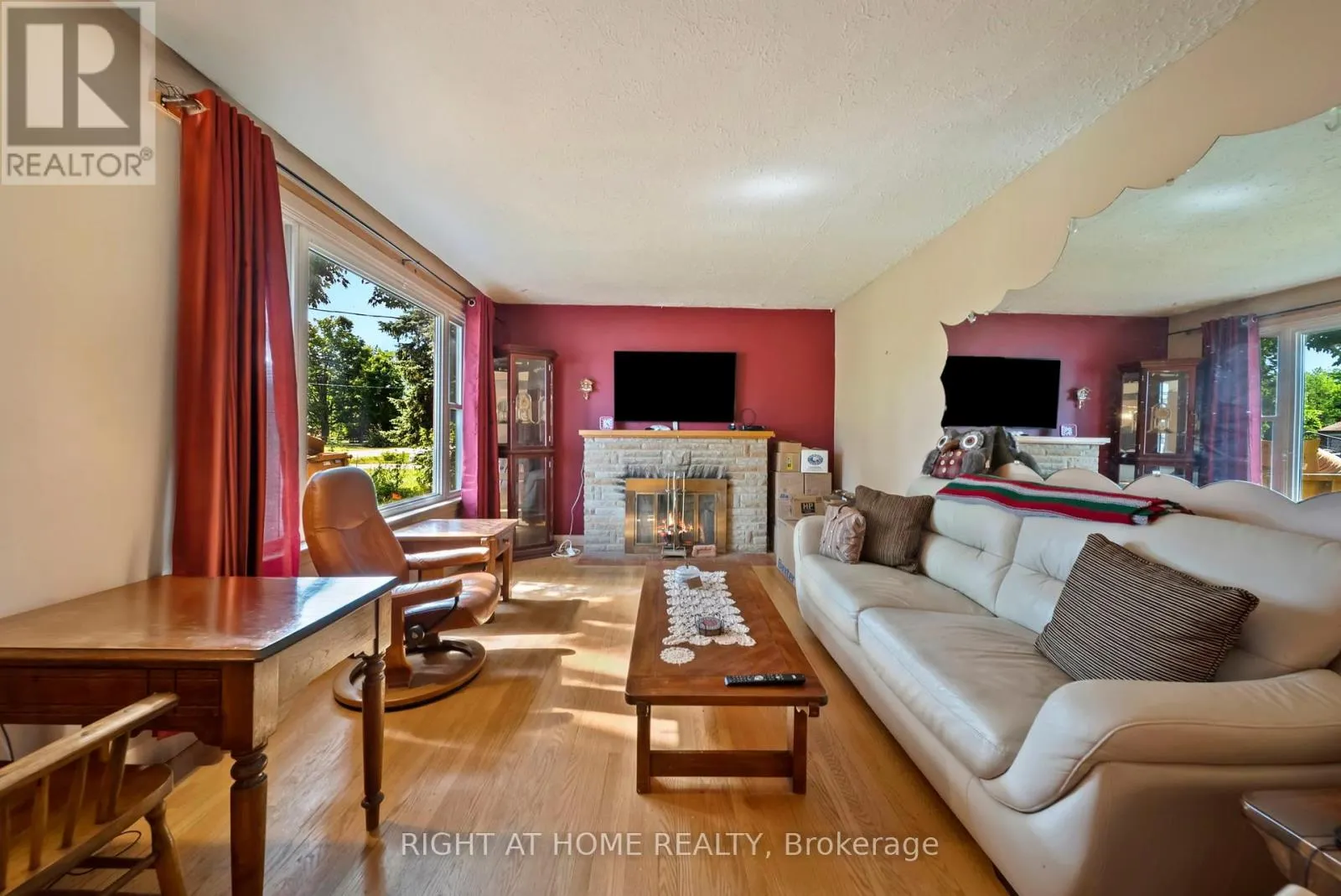 392 BAYVIEW PARKWAY