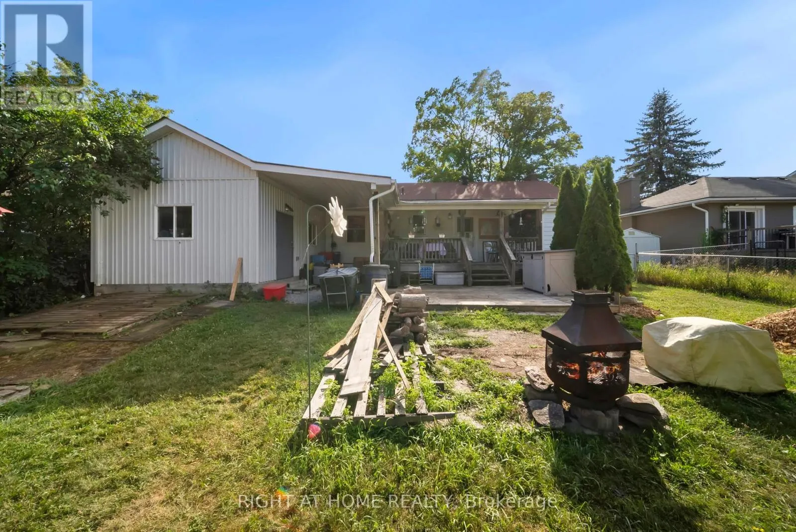 392 BAYVIEW PARKWAY