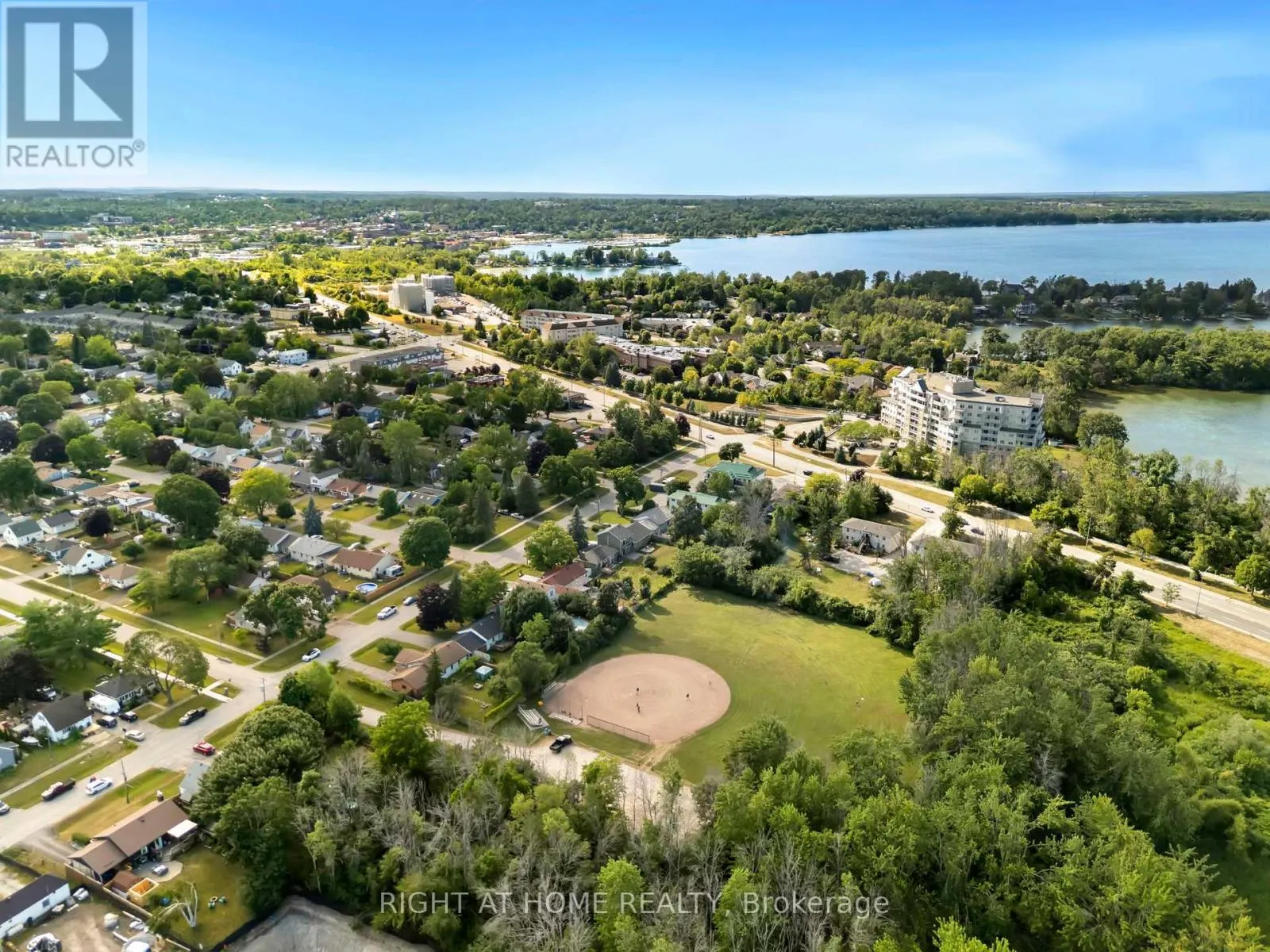 392 BAYVIEW PARKWAY