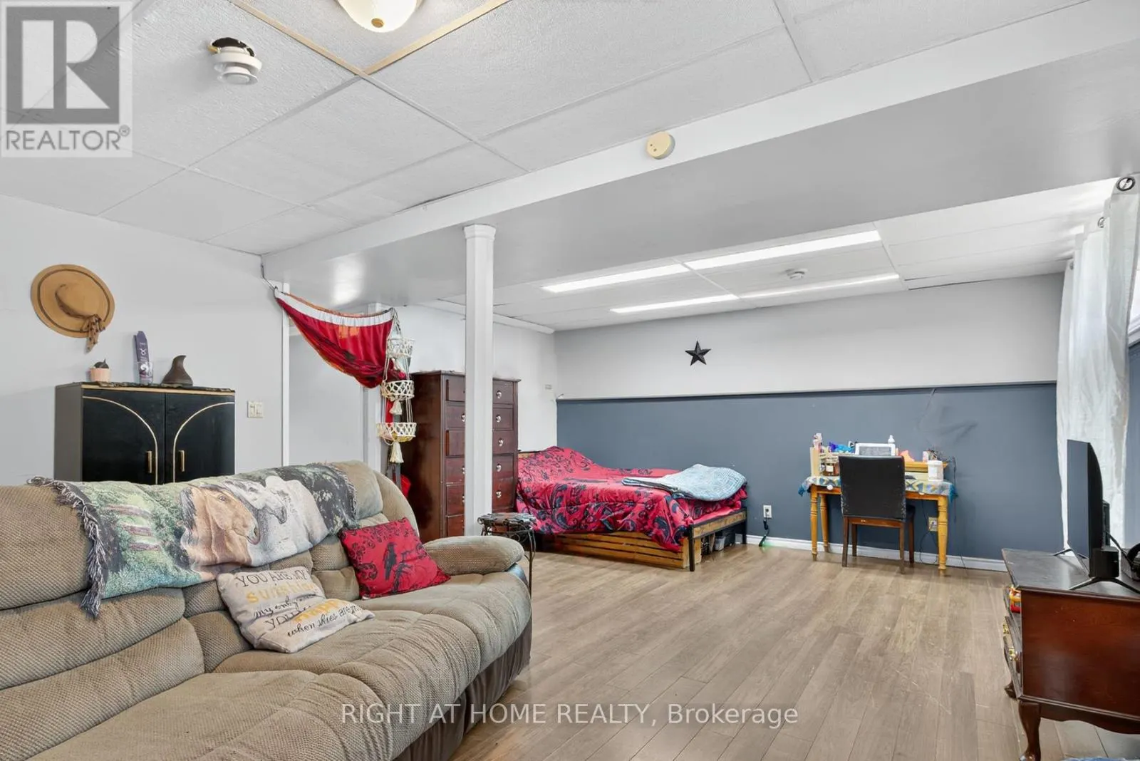 813 BIRCHWOOD DRIVE