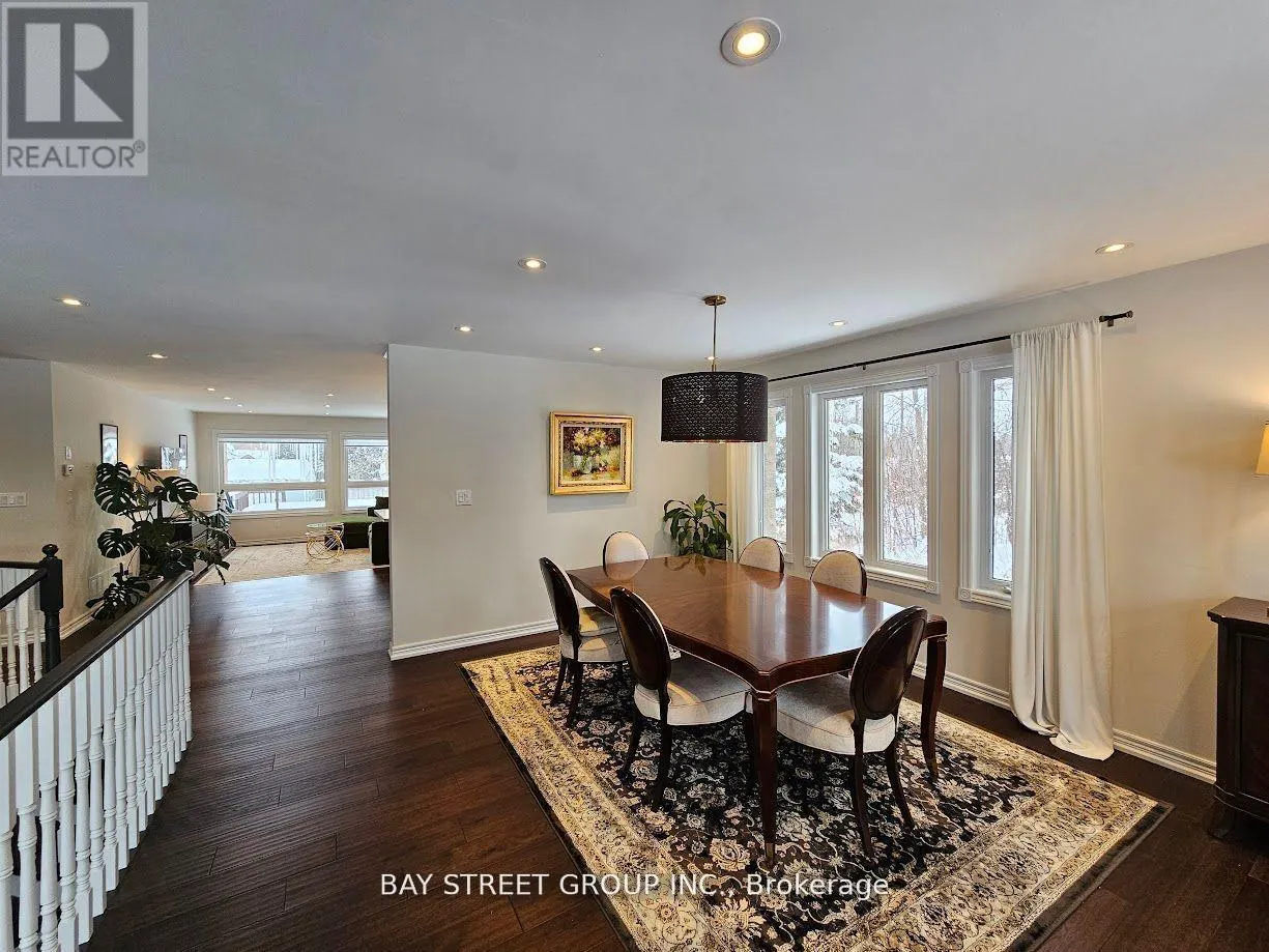 469 RAMBLEWOOD DRIVE