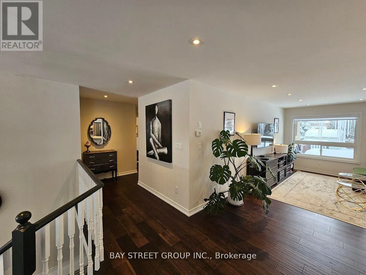 469 RAMBLEWOOD DRIVE