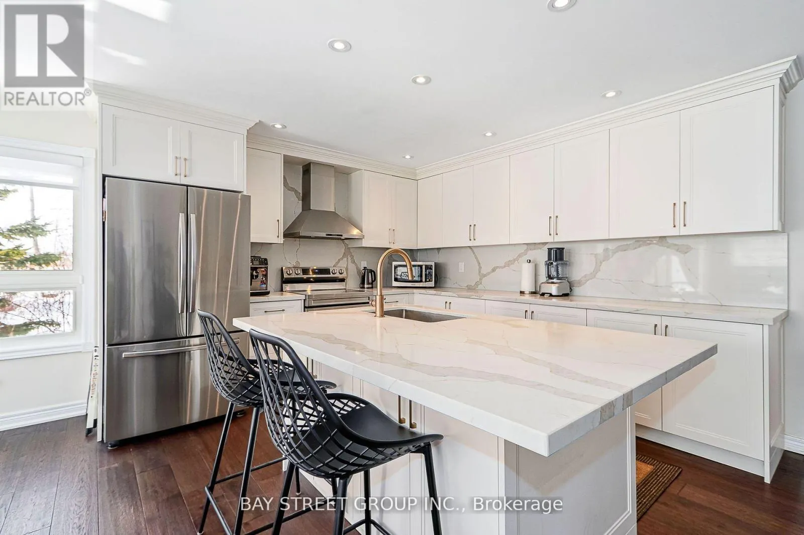 469 RAMBLEWOOD DRIVE