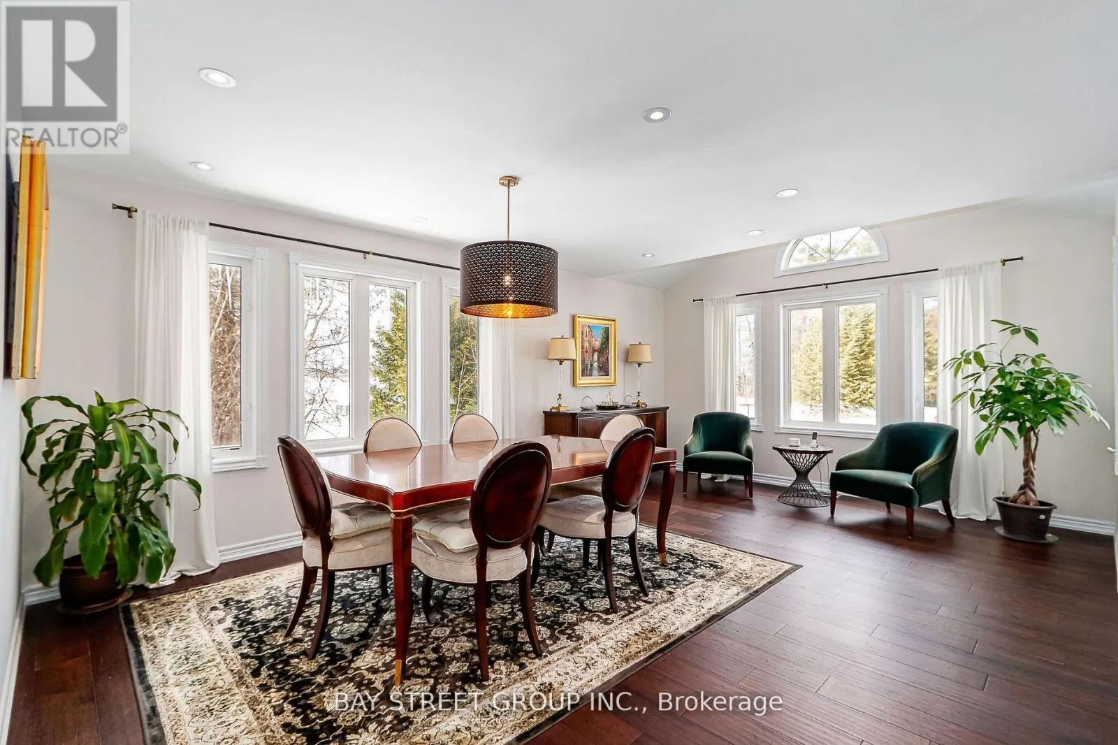 469 RAMBLEWOOD DRIVE