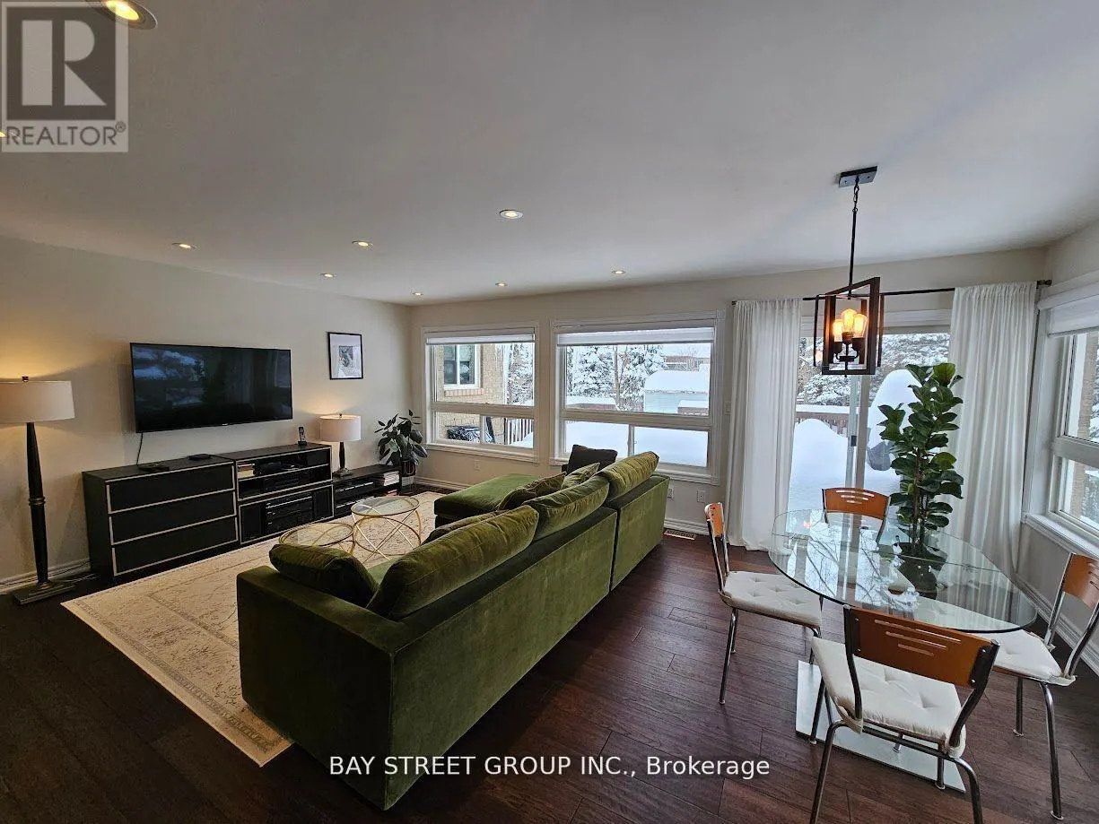 469 RAMBLEWOOD DRIVE