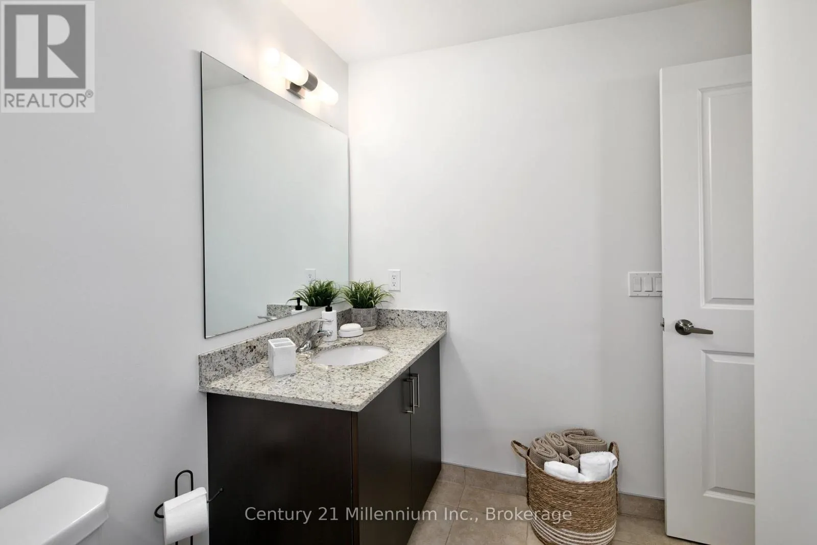 205 - 17 SPOONER CRESCENT, #205
