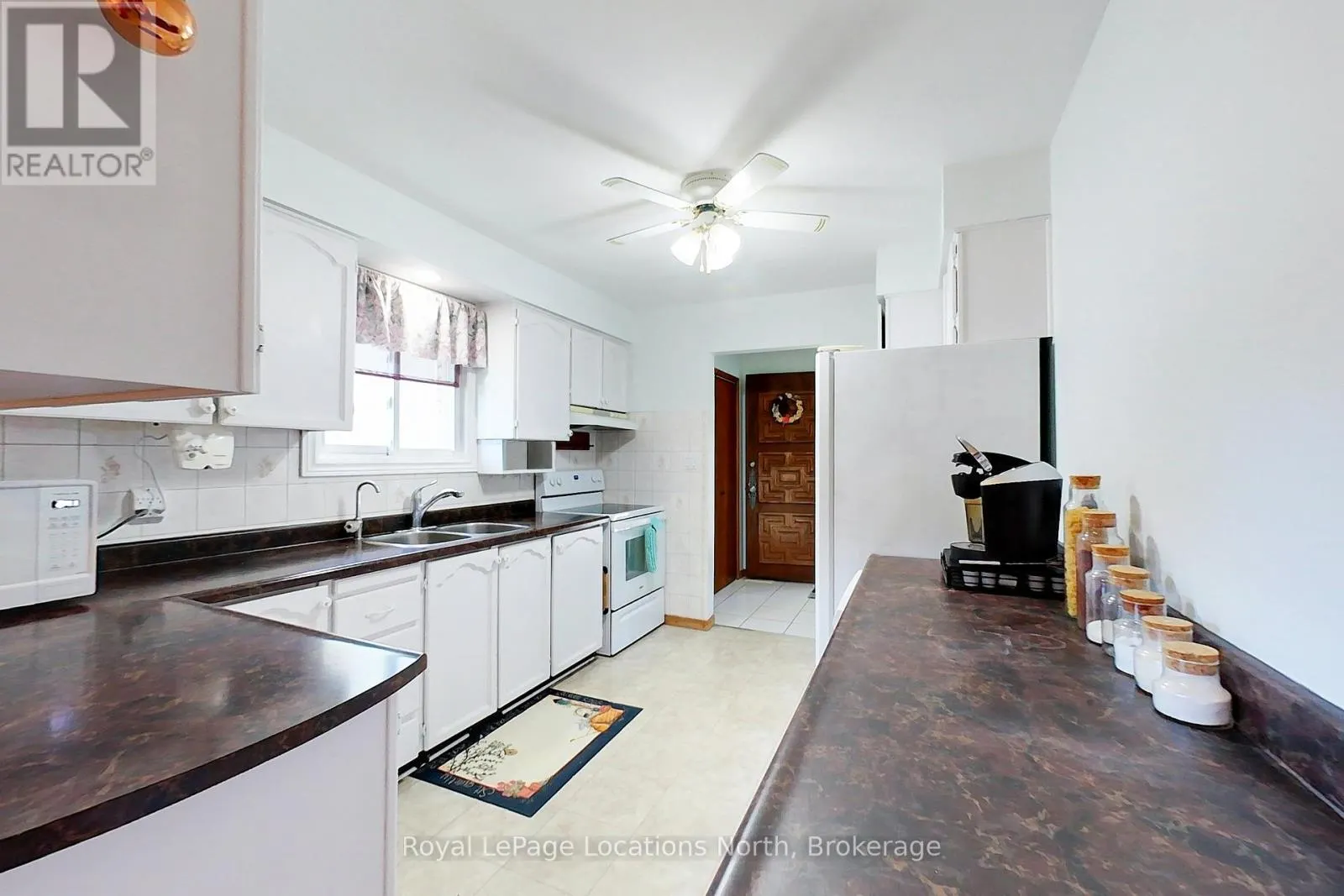 221 JOHN STREET E