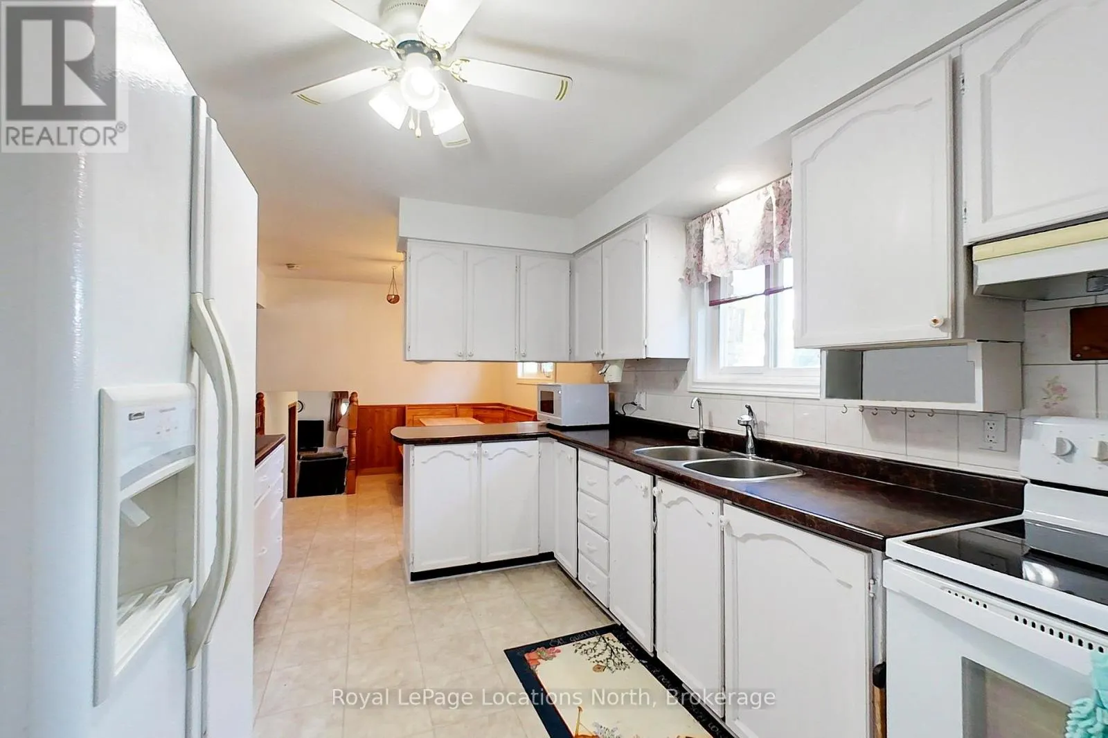 221 JOHN STREET E