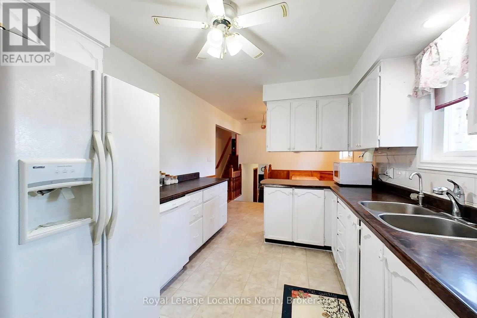 221 JOHN STREET E